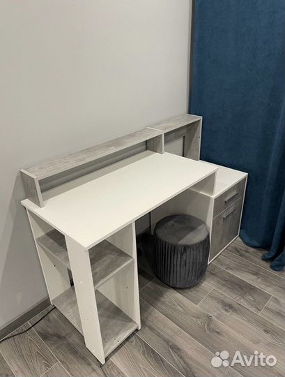 Стол компьютерный