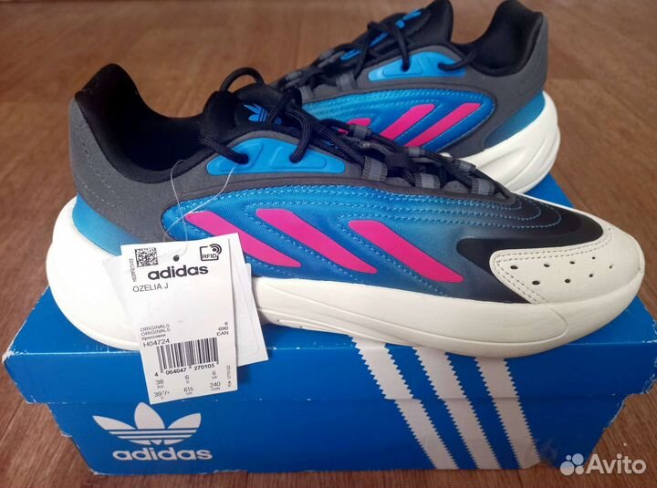 Кроссовки adidas Ozelia