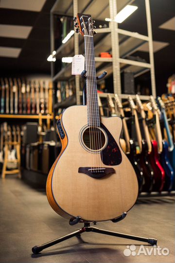 Электроакустическая гитара Yamaha FSX800C N