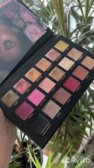 Huda beauty rose gold