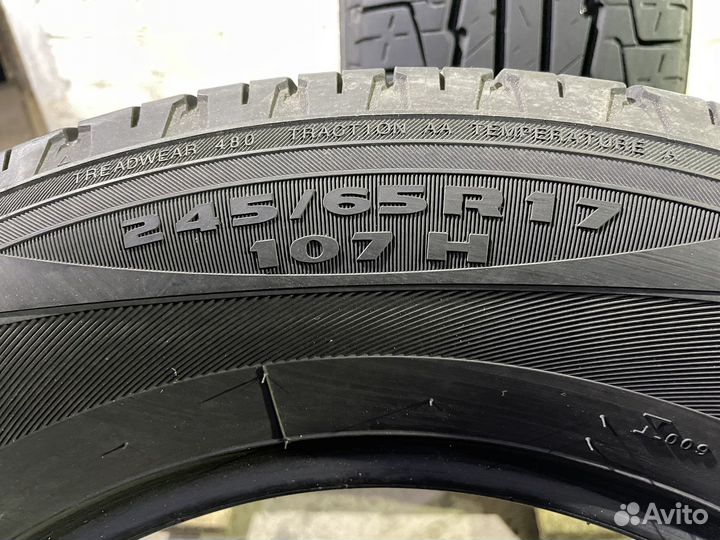 Kumho Road Venture ST KL16 245/65 R17
