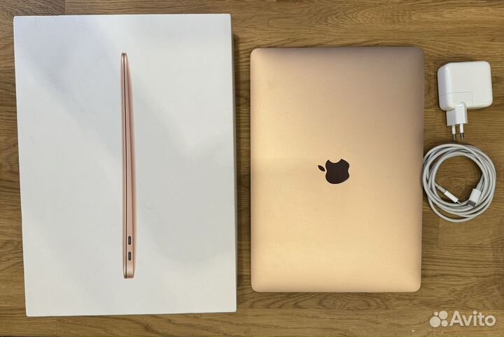 Macbook Air 13 i5, 8гб 256гб