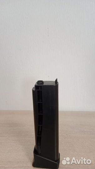 Пистолет на орбизах Glock-18