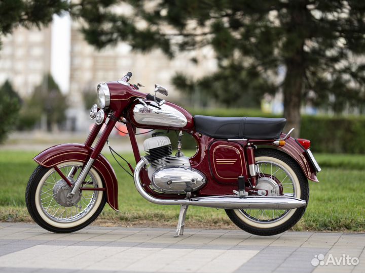 Мотоцикл ява (старушка)