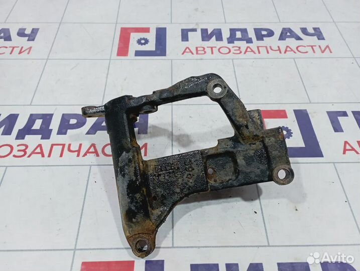 Кронштейн генератора Toyota Land Cruiser Prado (J150) 12501-11012