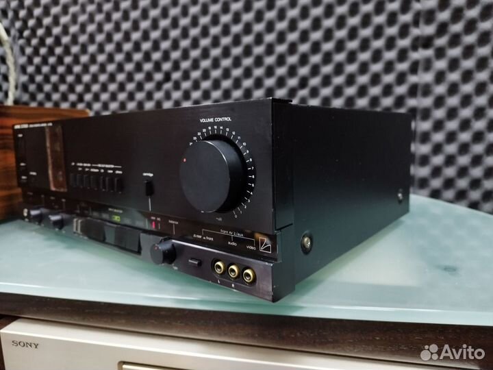 Усилитель luxman lv-105