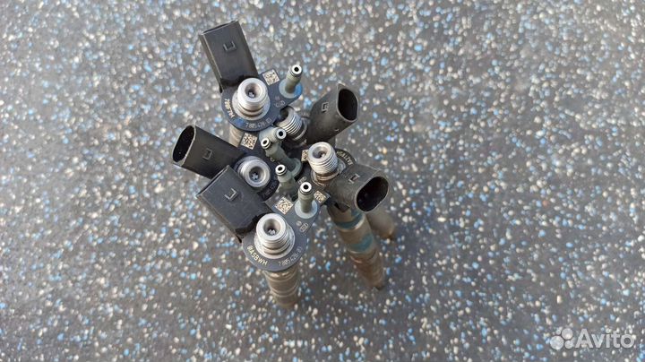 Форсунка топливная BMW X5 X6 e70 e71 7805428