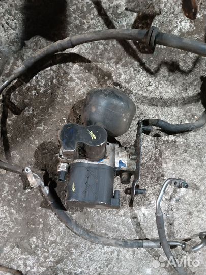 Клапан гидроподвески Mercedes W221