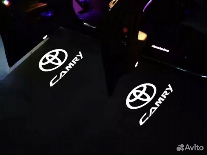 Световая проекция в дверь camry