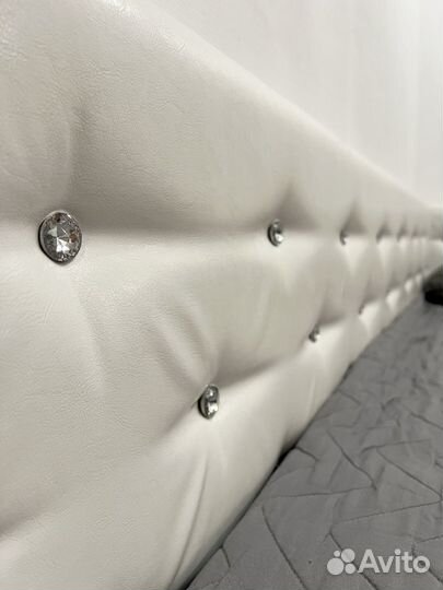 Кровать двухспальная с подьемным механизмом