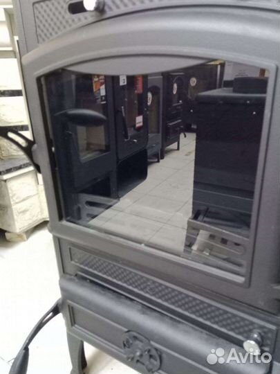 Резка стекла для камина и печи