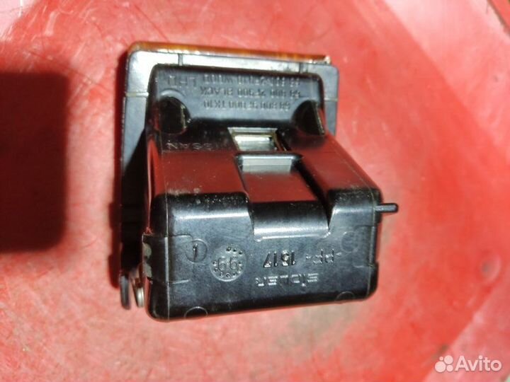 Пепельница Nissan Primera P11 седан QG18 2000