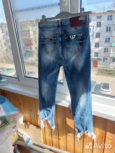Джинсы женские
