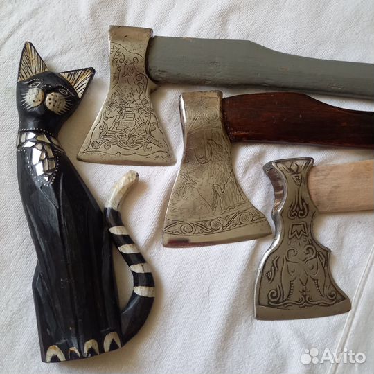 Топор с гравировкой