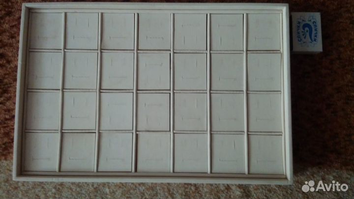 Подставка под ювелирные изделия или значки,монеты