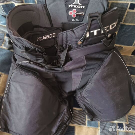 Хоккейный шлем, краги, шорты Sr