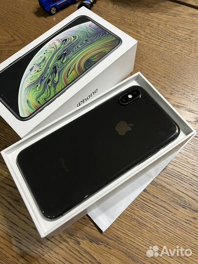 iPhone Xs, 64 ГБ