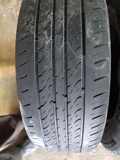 DoubleStar DH02 215/60 R16 95