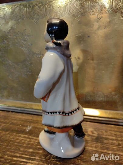 Фарфоровые статуэтки дети