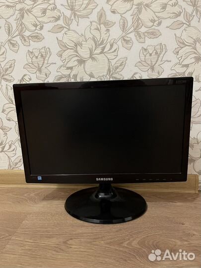 Монитор Samsung