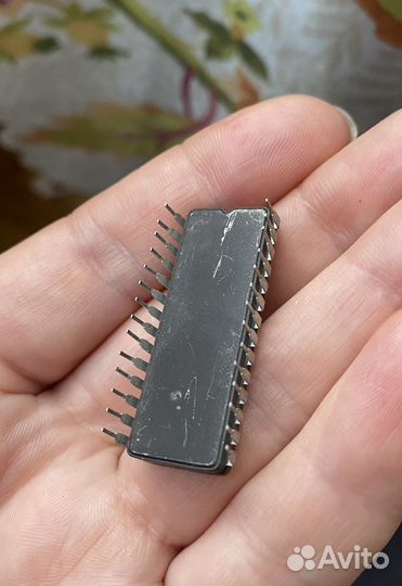 L13RS TR STM 89044EN M27256-2FI