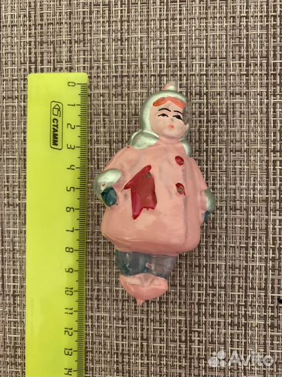 Елочная игрушка. Девочка с флажком. СССР