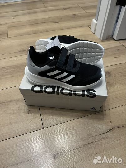 Новые кроссовки adidas 38-38 2/3 fr uk 5-5,5