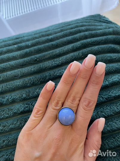 Кольцо с синим камнем