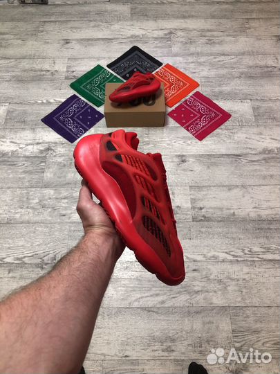 Кроссовки Adidas yeezy boost 700 v3