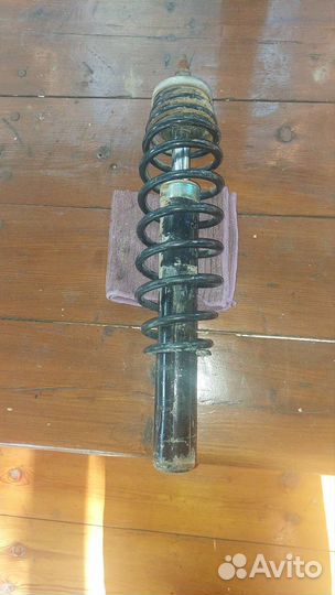 Амортизатор с пружиной