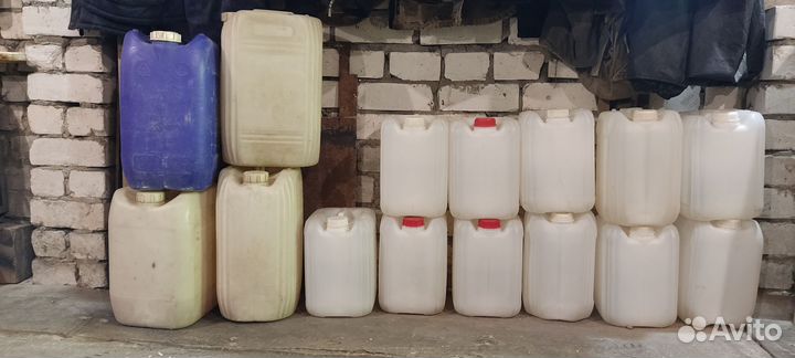 Канистры 10л 20л пищевые из под питьевой воды
