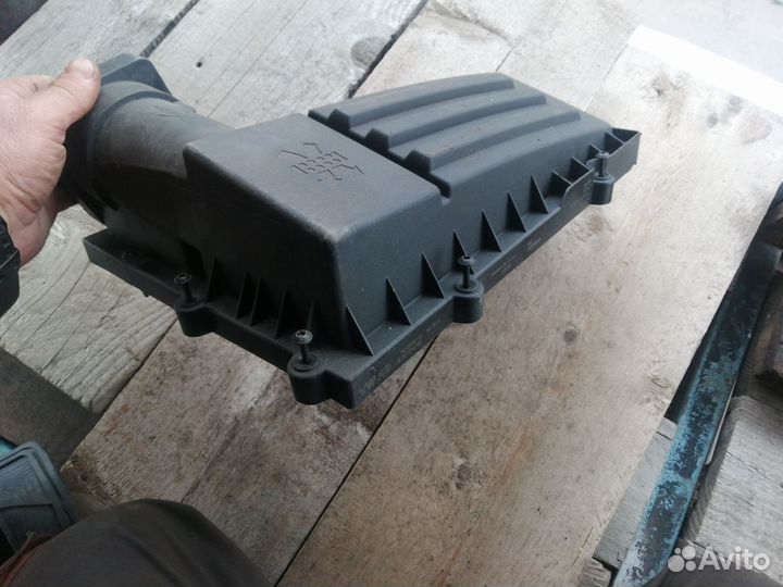 Крышка воздушного фильтра Vw Passat B6 Audi Skoda