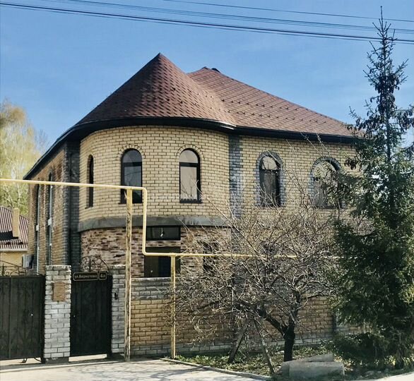 Коттедж 295 м² на участке 8 сот.