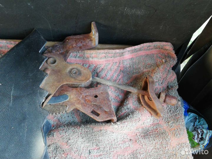 Рычаг ручного тормоза Шкода Фабия 1