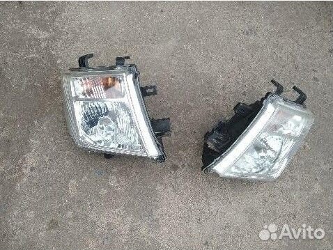 Фара передняя ксенон Nissan Pathfiner R51
