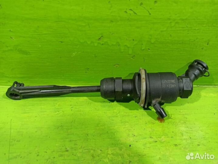 Главный цилиндр сцепления Renault Duster HSA