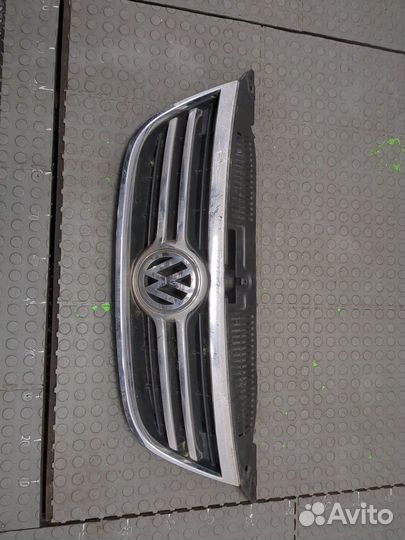 Решетка радиатора Volkswagen Tiguan, 2008