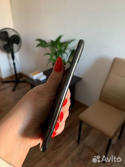 iPhone X, 256 ГБ