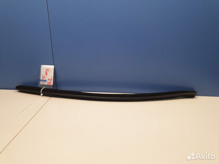 Накладка стекла задней левой двери Audi Q5 8R 2008