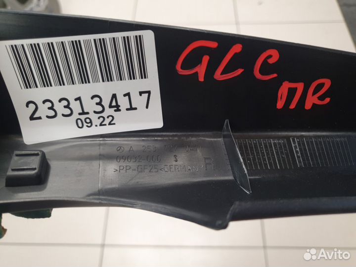 Обшивка рамки двери передней правой Mercedes GLC-k