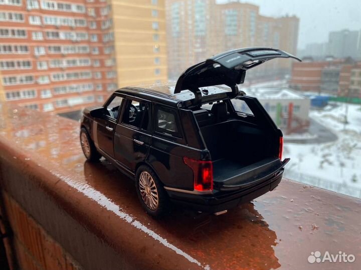 Модель Land Rover Range Rover Vogue Черный
