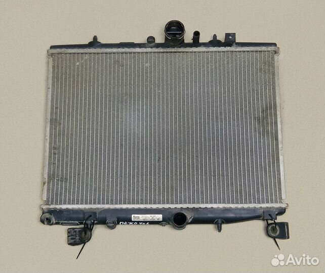 Радиатор охлаждения Peugeot 406 2.0 АКПП (Nissens)