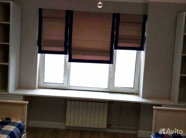 Рабочая зона в углу у окна