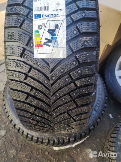 Michelin X-Ice North 4 245/40 R19 98T