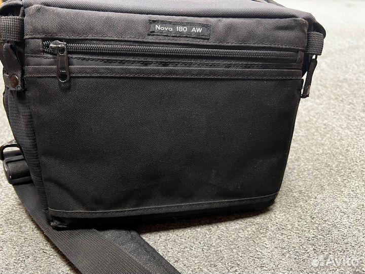 Сумка LowePro Nova 180 AW, черная