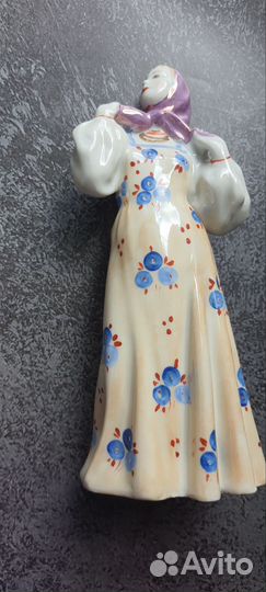 Статуэтка танцующая девушка