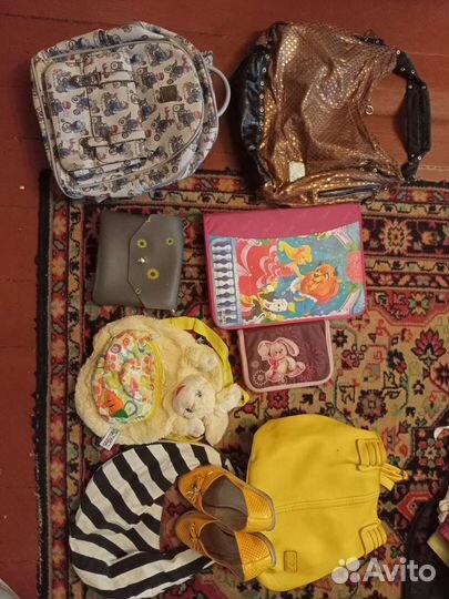 Отдам рюкзак, сумки, балетки, папка для трудов