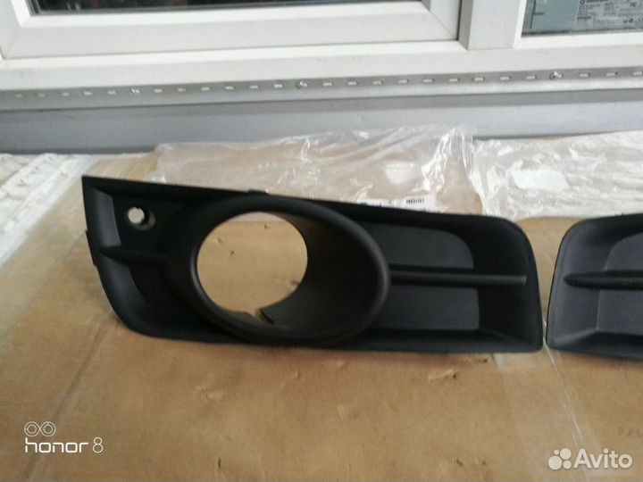 Накладка туманки решетка птф Chevrolet Cruze