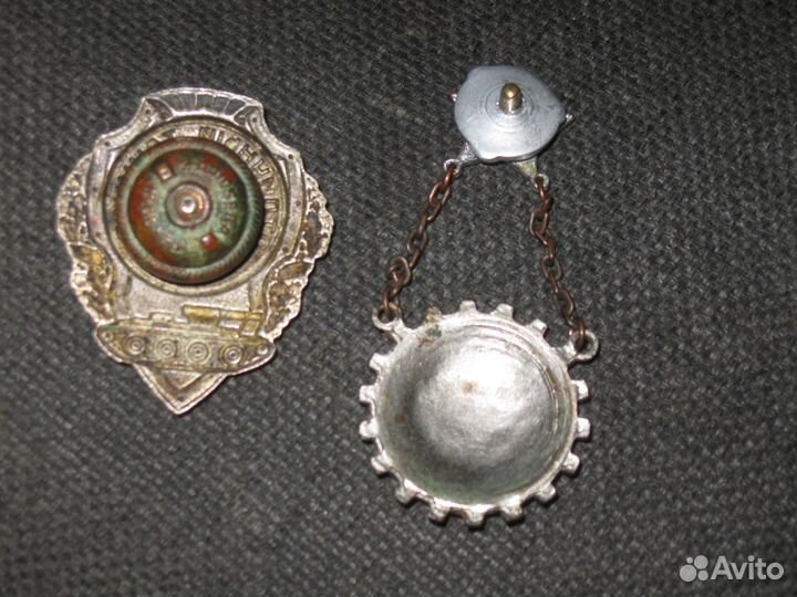 Тяжелые значки СССР