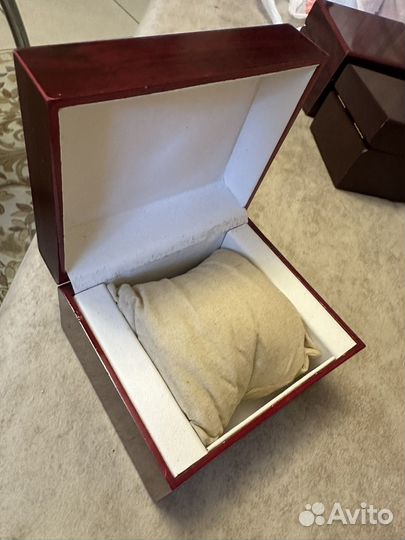 Коробки подарочные для часов,колец,украшений